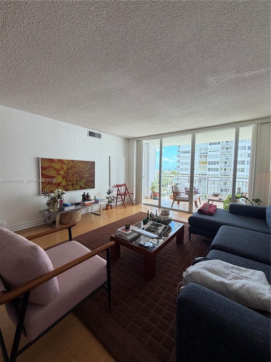 18061 Biscayne Blvd # 601, Aventura FL 33160, exterior