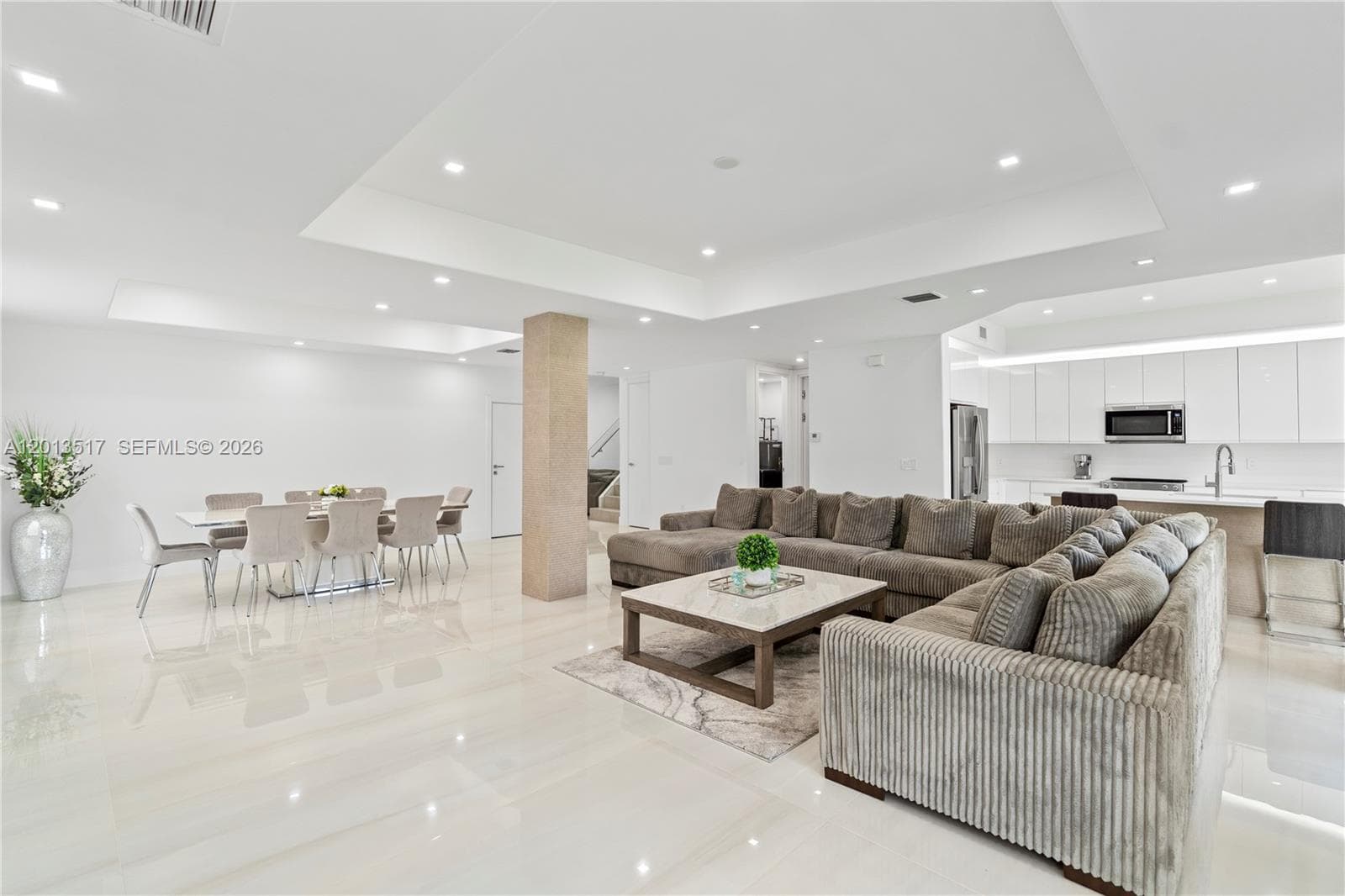 3188 NE 211th Ter, Aventura FL 33180, exterior