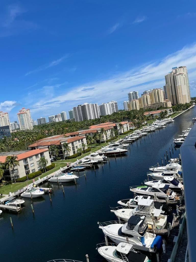 3029 NE 188th St # 702, Aventura FL 33180, exterior