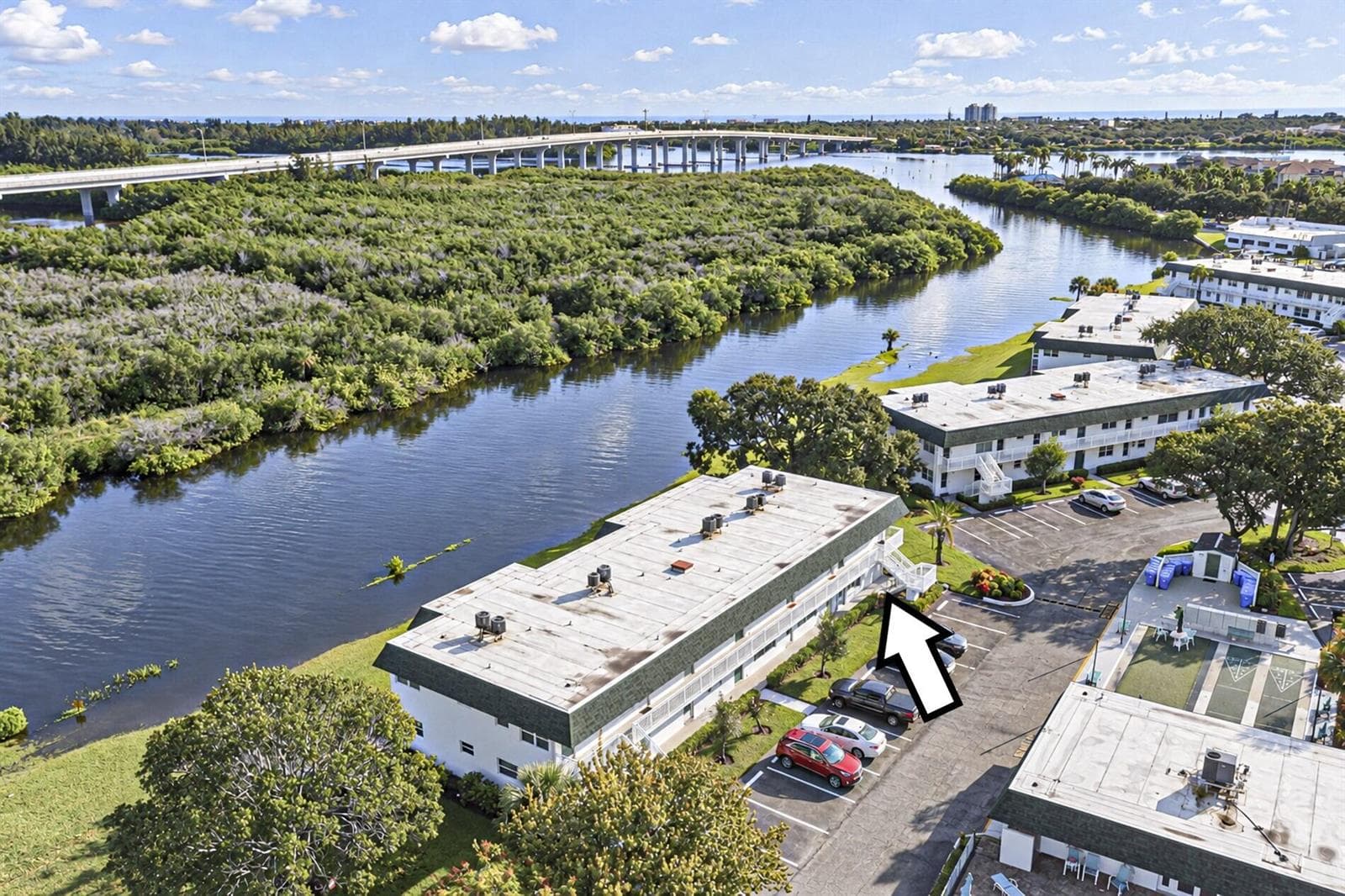2800 INDIAN RIVER Boulevard # F1, Vero Beach FL 32960, exterior