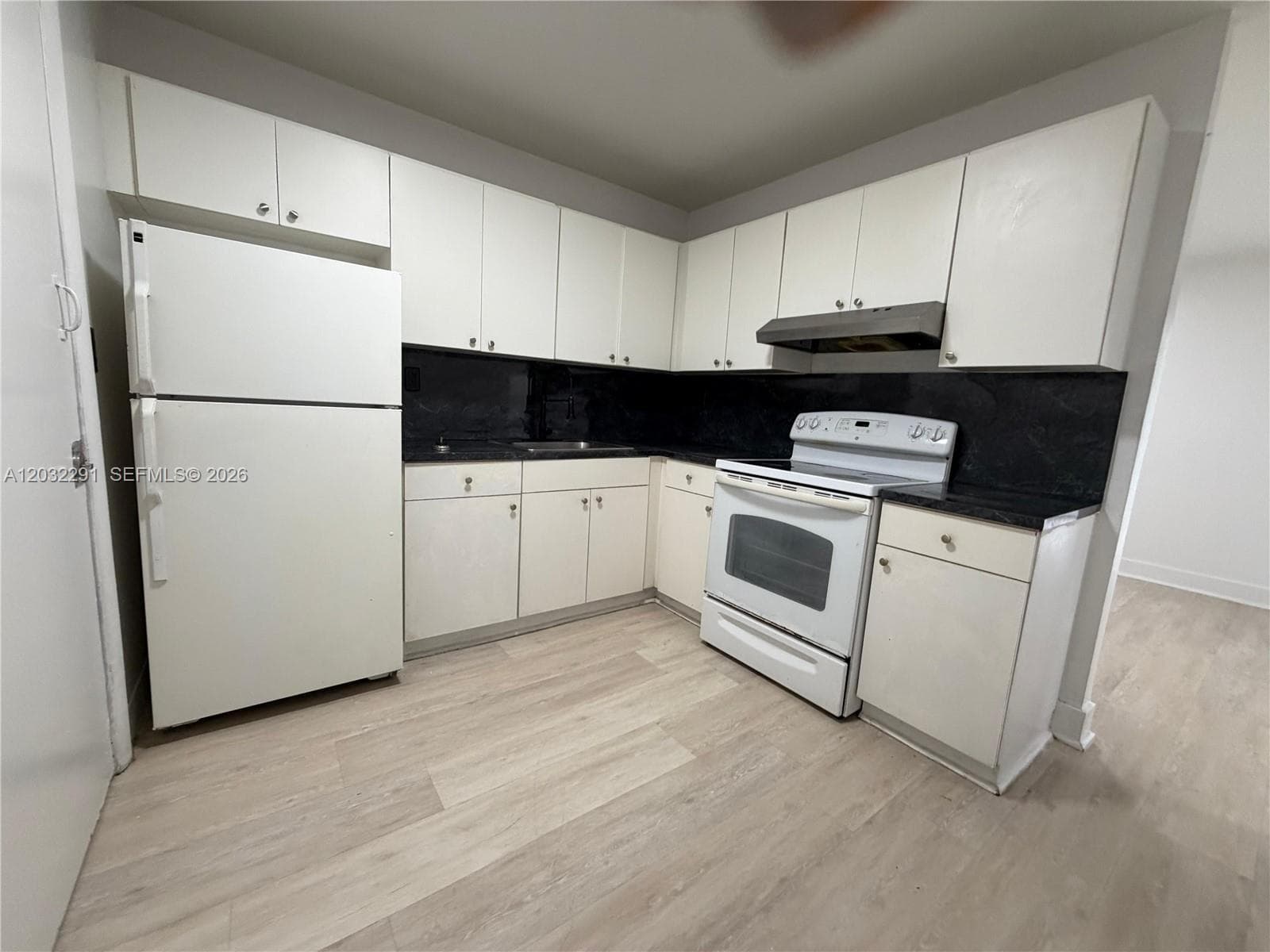 12215 W Dixie Hwy # 206, North Miami FL 33161, exterior