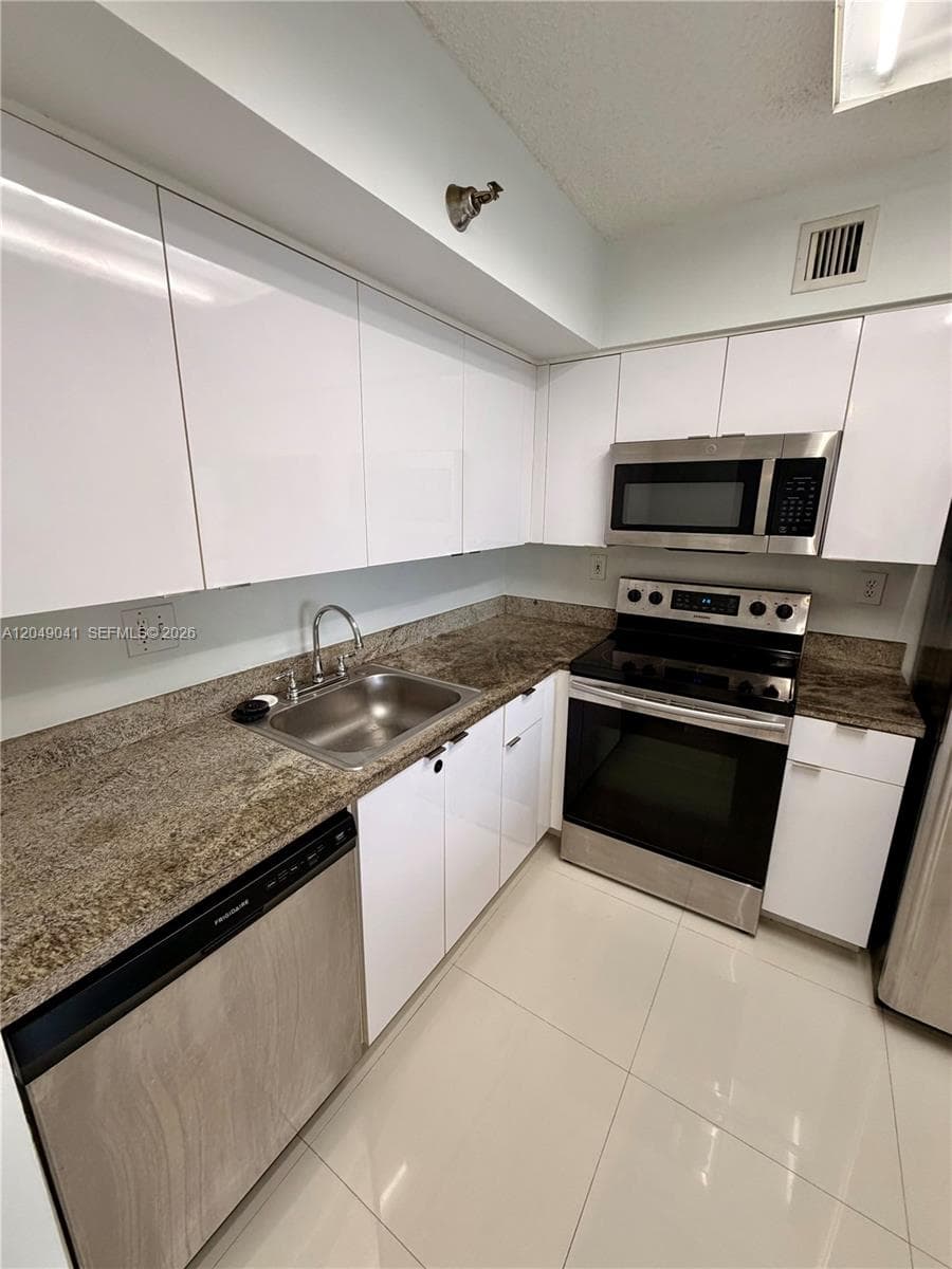 3300 NE 191st St # 404, Aventura FL 33180, exterior