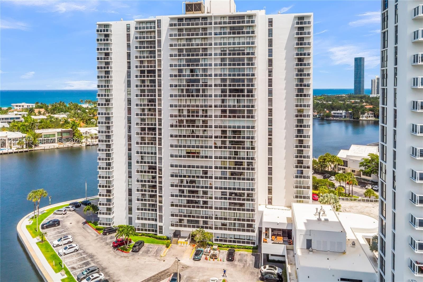 20515 E Country Club Dr # 248, Aventura FL 33180, exterior