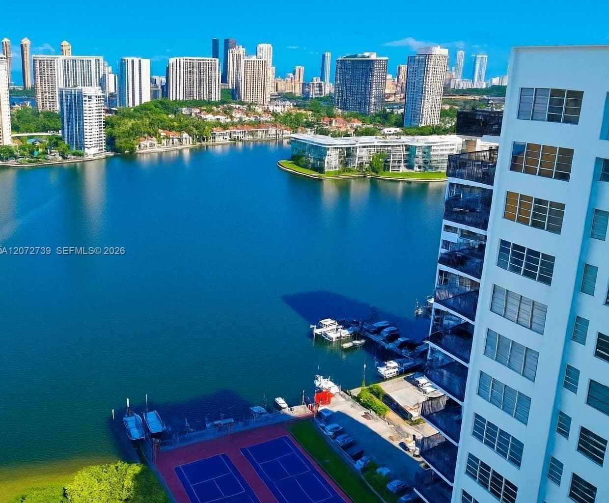 2780 NE 183rd St # 717, Aventura FL 33160, exterior