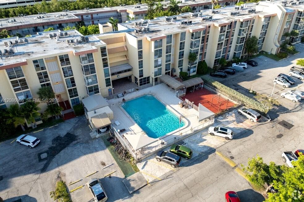200 172nd St # 504, Sunny Isles Beach FL 33160, exterior