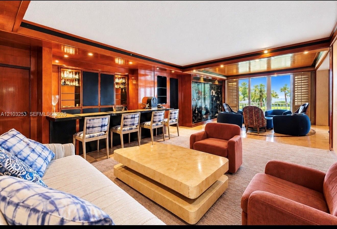 11111 Biscayne Blvd # 227, Miami FL 33181, exterior