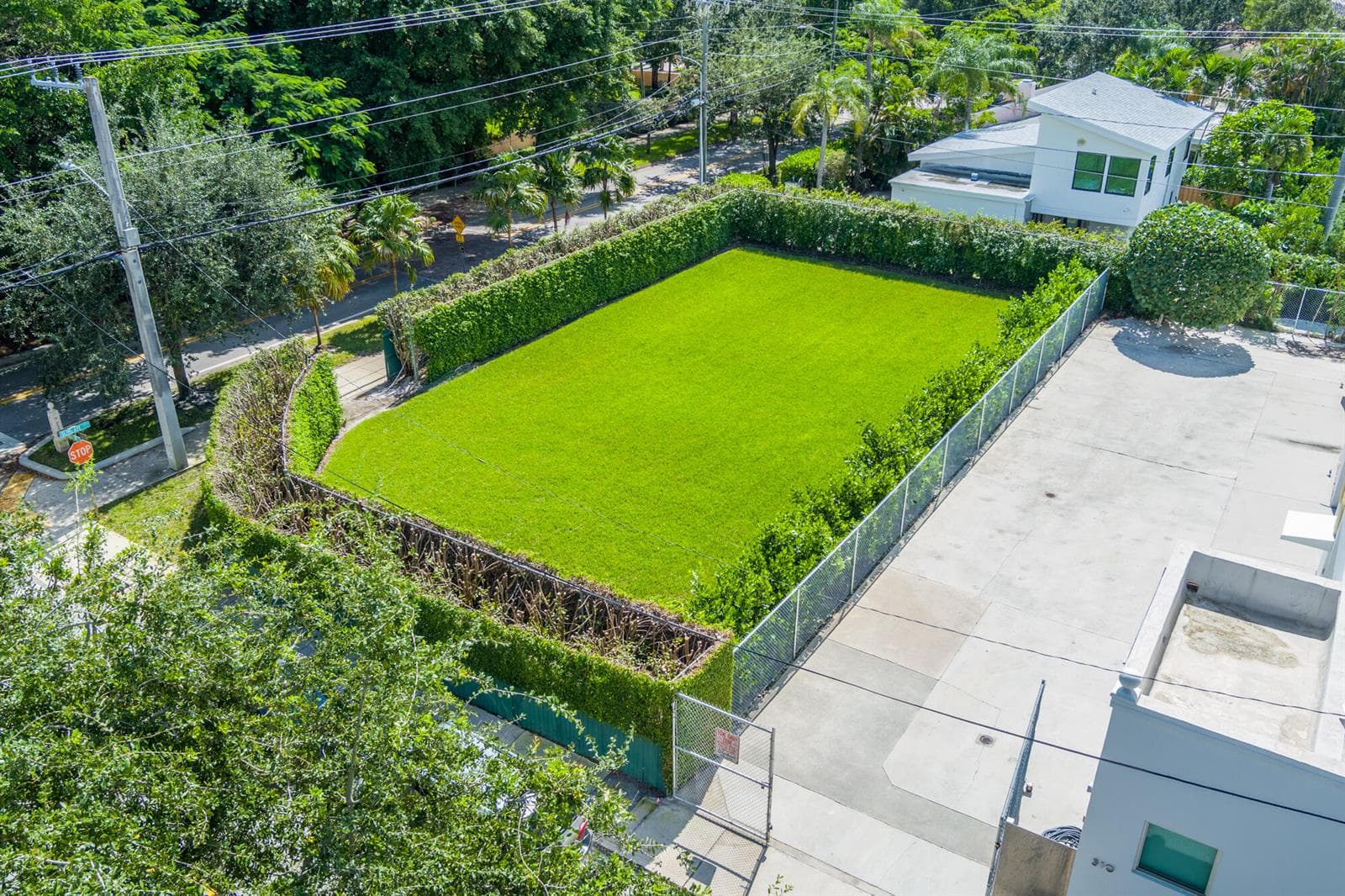 2005 S Olive Avenue, West Palm Beach FL 33401, exterior