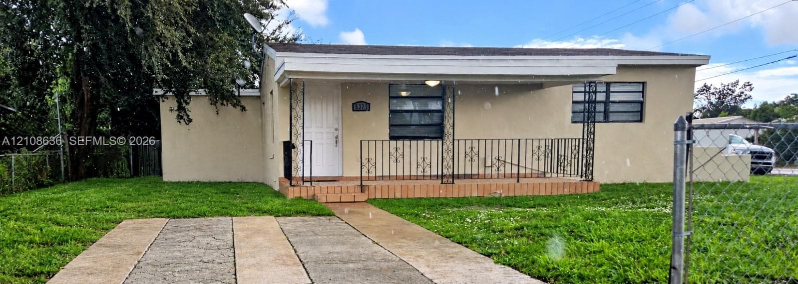 Hialeah, exterior